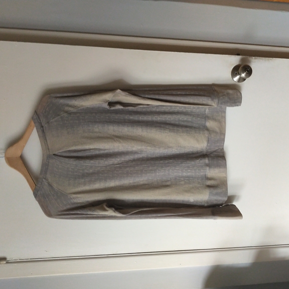 Lululemon long sleeve top - Picture 2 of 5